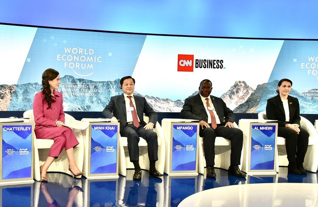 Le vice-PM Le Minh Khai à l’ouverture de la réunion annuelle du WEF à Davos ảnh 1 Le vice-PM Le Minh Khai à l’ouverture de la réunion annuelle du WEF à Davos ảnh 1