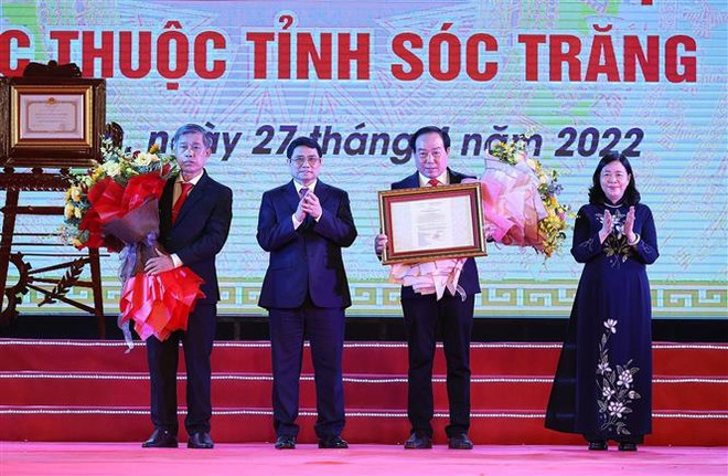 Le PM Pham Minh Chinh à la célébration du 30e anniversaire de refondation de Soc Trang ảnh 2 Le PM Pham Minh Chinh à la célébration du 30e anniversaire de refondation de Soc Trang ảnh 2