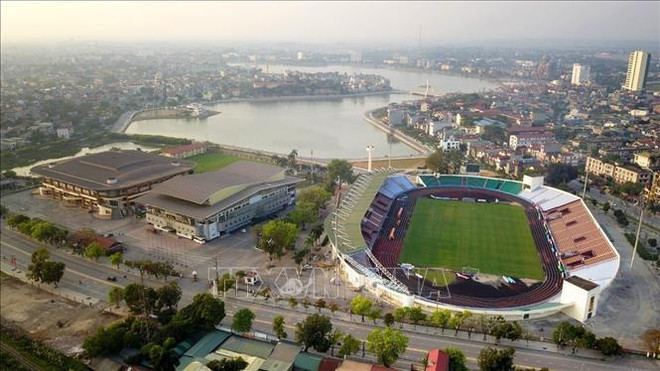 SEA Games 31 : un écran géant pour la diffusion des matches de football masculin à Phu Tho ảnh 1