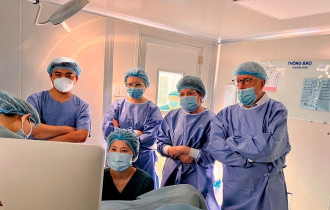 Des experts étrangers se renseignent sur la technologie de maturation biphasique in vitro du Vietnam ảnh 1 Des experts étrangers se renseignent sur la technologie de maturation biphasique in vitro du Vietnam ảnh 1