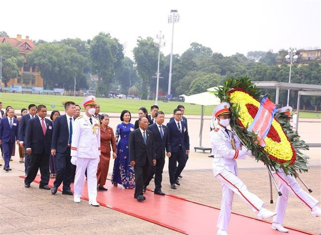 Le président Nguyen Xuan Phuc reçoit le président de l'AN cambodgienne ảnh 3 Le président Nguyen Xuan Phuc reçoit le président de l'AN cambodgienne ảnh 3