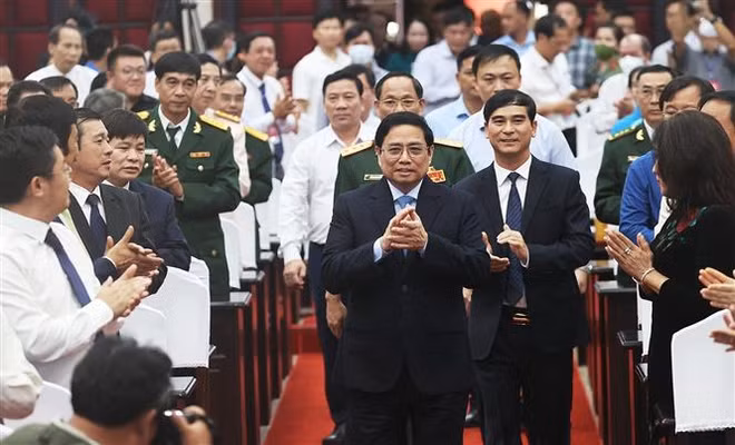 Le Premier ministre appelle Binh Thuan à développer l'économie verte ảnh 1