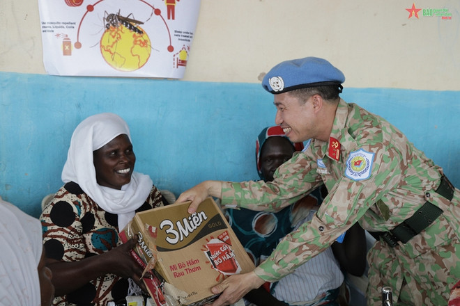 L’équipe du génie No1 du Vietnam lance sa première activité humanitaire à Abiyé ảnh 2