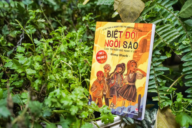 Nguyên Hanh Phuong nommée la plus jeune auteure de fiction anglophone du Vietnam ảnh 1 Nguyên Hanh Phuong nommée la plus jeune auteure de fiction anglophone du Vietnam ảnh 1