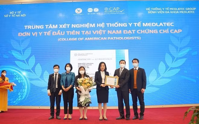 Medlatec reçoit une accréditation du Collège des pathologistes américains (CAP) ảnh 2