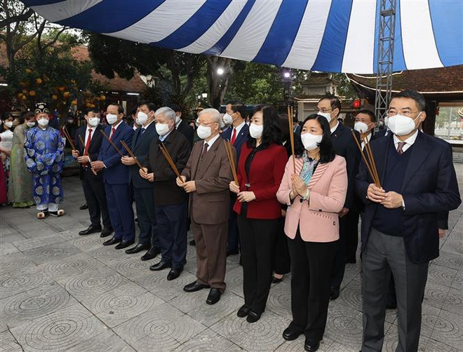 Le secrétaire général du Parti formule ses vœux du Têt à Bac Ninh ảnh 2
