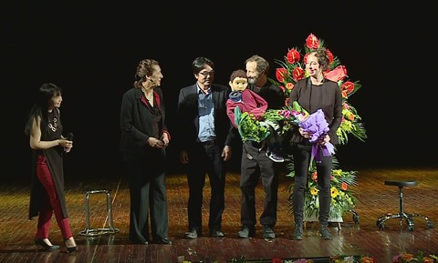 Gaspard, l’histoire d’un enfant ou la vie familiale de notre époque ảnh 2
