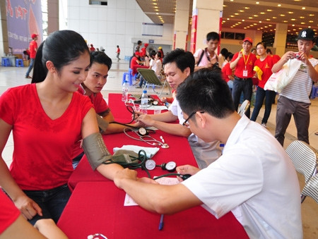 La campagne Itinéraire Rouge 2017 collectera 35.000 unités de sang ảnh 1