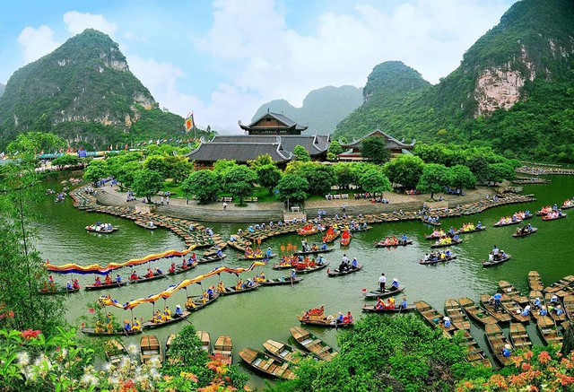Pour faire de Trang An une des destinations les plus attrayantes du Vietnam et du monde ảnh 1 Pour faire de Trang An une des destinations les plus attrayantes du Vietnam et du monde ảnh 1