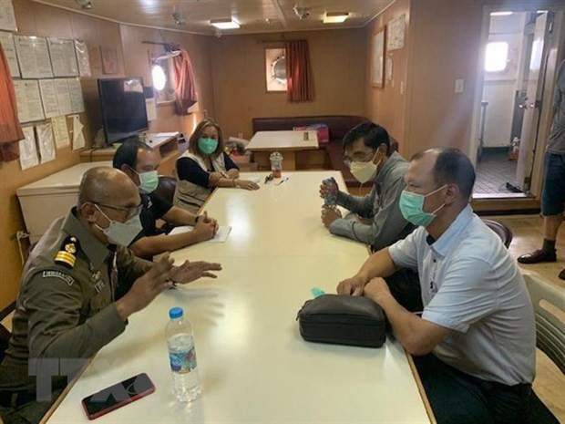 L’ambassade du Vietnam en Thaïlande vient en aide à quatre marins rescapés ảnh 2 L’ambassade du Vietnam en Thaïlande vient en aide à quatre marins rescapés ảnh 2
