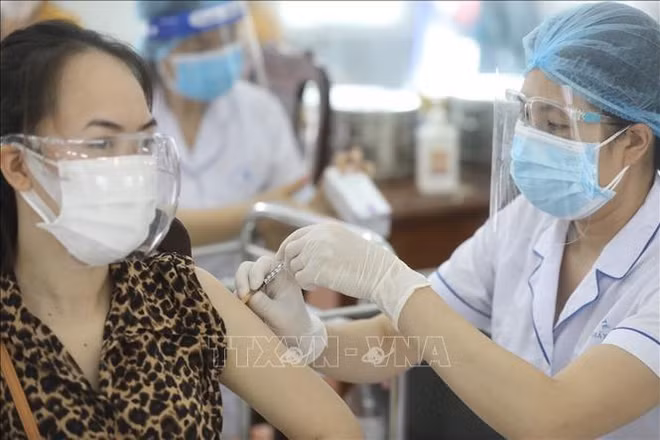 Le PM demande d’accélérer le rappel vaccinal des 18 ans et plus ảnh 2