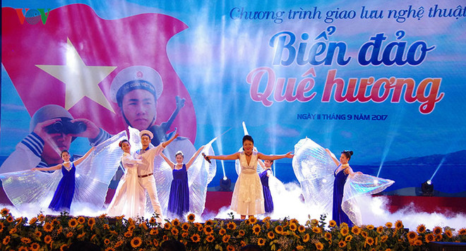Programme d’échanges artistiques “La mer et les îles du pays” ảnh 3 Programme d’échanges artistiques “La mer et les îles du pays” ảnh 3
