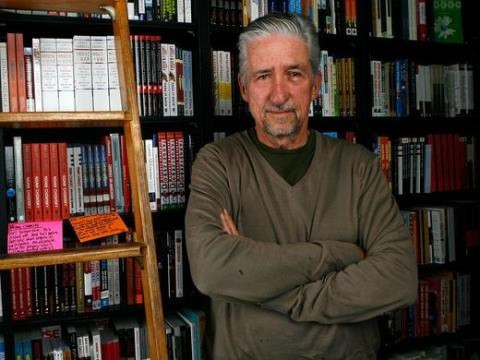 Le Vietnam rend hommage au militant anti-guerre américain Tom Hayden ảnh 1 Le Vietnam rend hommage au militant anti-guerre américain Tom Hayden ảnh 1