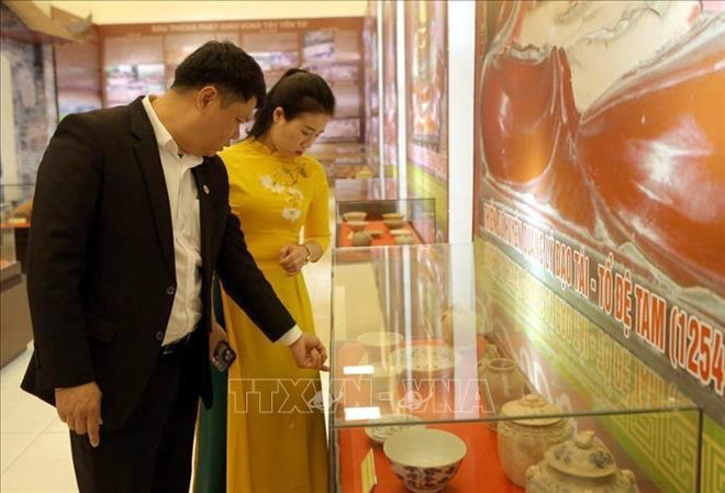Bac Giang: exposition de près de 500 objets et images sur le Bouddhisme de Yên Tu Occidental ảnh 2 Bac Giang: exposition de près de 500 objets et images sur le Bouddhisme de Yên Tu Occidental ảnh 2