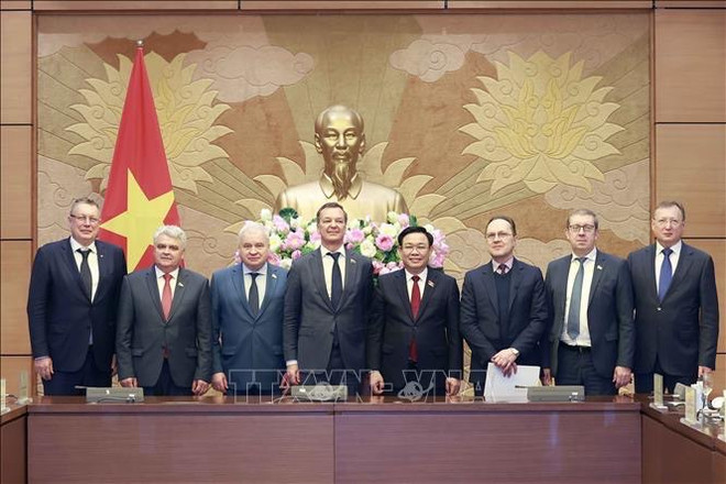 Vuong Dinh Huê reçoit le premier vice-président du Conseil de la Fédération de Russie ảnh 1 Vuong Dinh Huê reçoit le premier vice-président du Conseil de la Fédération de Russie ảnh 1