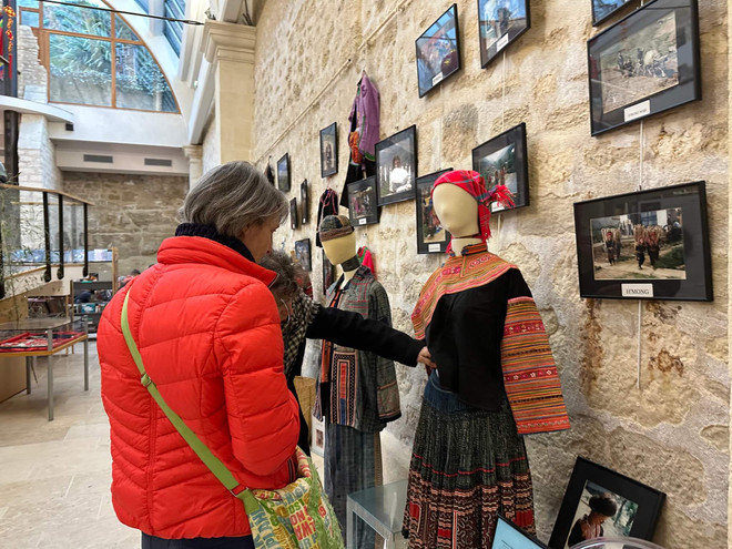 La culture ethnique minoritaire vietnamienne s’invite à Saintes ảnh 2 La culture ethnique minoritaire vietnamienne s’invite à Saintes ảnh 2