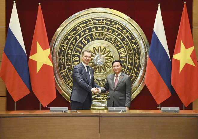 Renforcement de la coopération substantielle et efficace entre les députés Vietnam-Russie ảnh 2 Renforcement de la coopération substantielle et efficace entre les députés Vietnam-Russie ảnh 2