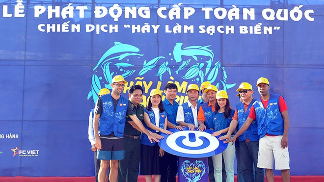 Coup d'envoi de la campagne de nettoyage des plages ảnh 1 Coup d'envoi de la campagne de nettoyage des plages ảnh 1