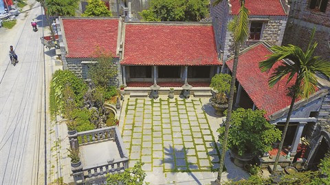 À Ninh Binh, une maison en pierre centenaire qui ne laisse pas de marbre ảnh 1