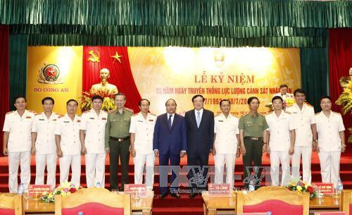 Le PM demande de construire la police populaire à hauteur de ses tâches ảnh 2