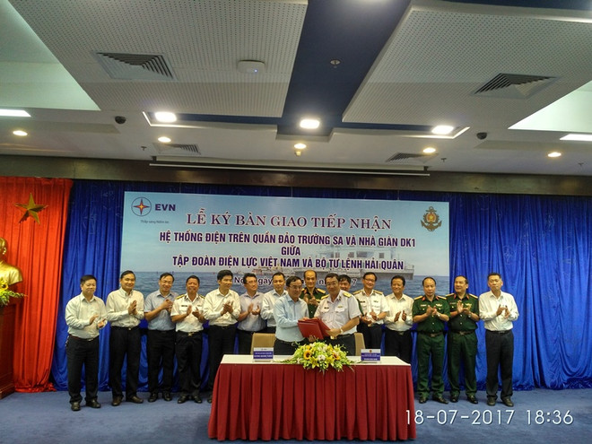 EVN reçoit le système électrique du district insulaire de Truong Sa ảnh 1 EVN reçoit le système électrique du district insulaire de Truong Sa ảnh 1