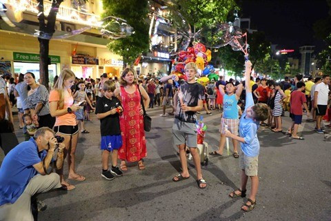 Le Vietnam table sur 16 millions de touristes étrangers en 2018 ảnh 1 Le Vietnam table sur 16 millions de touristes étrangers en 2018 ảnh 1