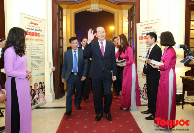 Programme artistique « Des mélodies sur la Patrie retentissantes » à Hanoï ảnh 2 Programme artistique « Des mélodies sur la Patrie retentissantes » à Hanoï ảnh 2