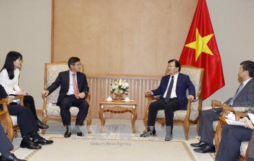 Le vice-PM Trinh Dinh Dung reçoit le directeur général de Samsung Vietnam ảnh 1 Le vice-PM Trinh Dinh Dung reçoit le directeur général de Samsung Vietnam ảnh 1