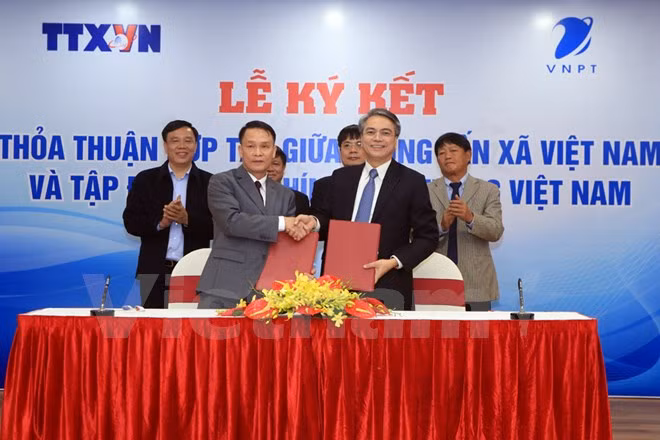 L’Agence vietnamienne d’Information et le VNPT renforcent leur coopération ảnh 1