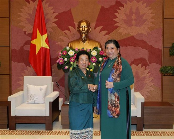 La vice-présidente de l’AN Tong Thi Phong reçoit une délégation parlementaire du Laos ảnh 1 La vice-présidente de l’AN Tong Thi Phong reçoit une délégation parlementaire du Laos ảnh 1