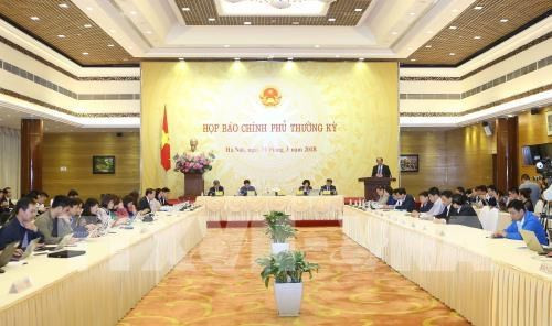 Le gouvernement répond à plusieurs questions chaudes ảnh 1 Le gouvernement répond à plusieurs questions chaudes ảnh 1