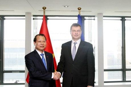 Vu Van Ninh rencontre le vice-président de la Commission européenne ảnh 1 Vu Van Ninh rencontre le vice-président de la Commission européenne ảnh 1