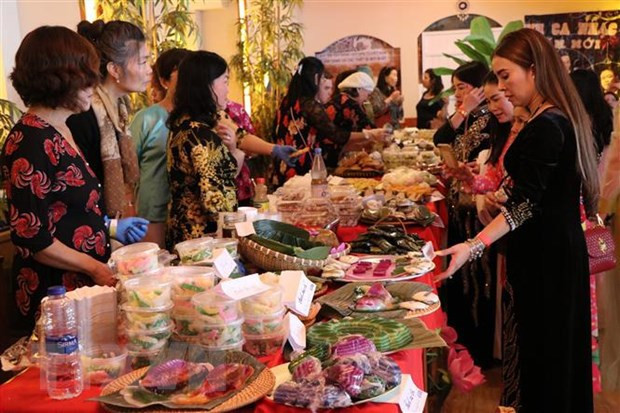 La culture et la cuisine du Vietnam séduisent au Foire diplomatique d'Afrique du Sud ảnh 1 La culture et la cuisine du Vietnam séduisent au Foire diplomatique d'Afrique du Sud ảnh 1