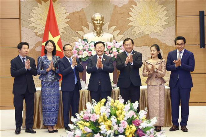 Le Vietnam s’attache toujours aux bonnes relations traditionnelles avec le Laos et le Cambodge ảnh 2 Le Vietnam s’attache toujours aux bonnes relations traditionnelles avec le Laos et le Cambodge ảnh 2