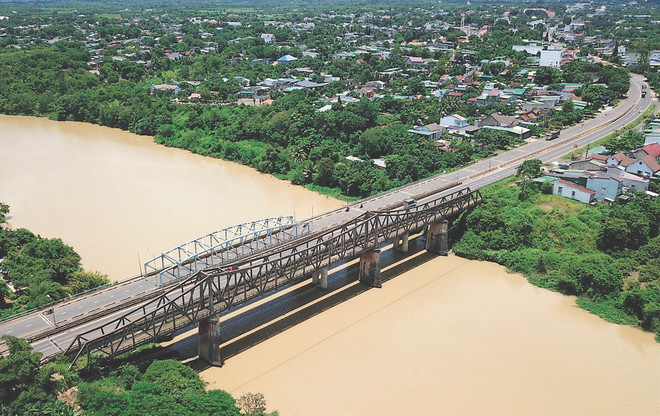 Vue aérienne du pont Sêrêpôk. Photo: Phan Tuân/CVN Vue aérienne du pont Sêrêpôk. Photo: Phan Tuân/CVN