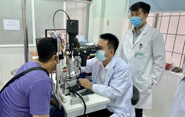 L’ophtalmologiste Nguyên Viêt Giap remporte le prix de l’APAO ảnh 1 L’ophtalmologiste Nguyên Viêt Giap remporte le prix de l’APAO ảnh 1
