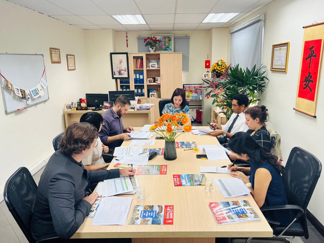 La réunion du jury de la demi-finale du concours "Jeunes Reporters Francophones 2022", tenue le 29 septembre à Hanoï. La réunion du jury de la demi-finale du concours "Jeunes Reporters Francophones 2022", tenue le 29 septembre à Hanoï.