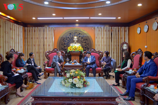 L’ambassadeur de France visite la Voix du Vietnam ảnh 1 L’ambassadeur de France visite la Voix du Vietnam ảnh 1