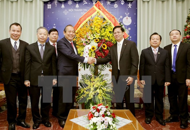 Noël : le vice-Premier ministre Truong Hoa Binh félicite les catholiques et protestants ảnh 1 Noël : le vice-Premier ministre Truong Hoa Binh félicite les catholiques et protestants ảnh 1