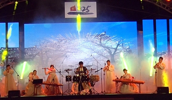 Coup d’envoi de la journée sud-coréenne à Quang Nam ảnh 1