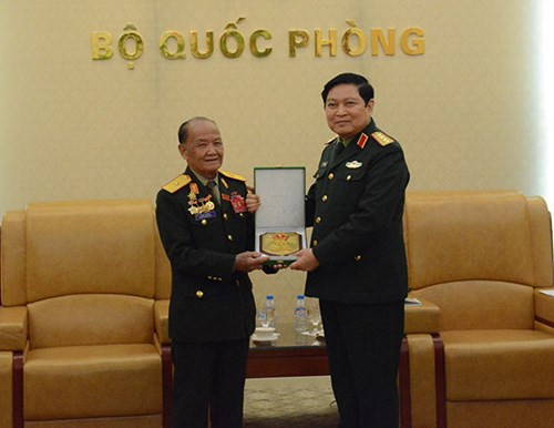 Le ministre de la Défense reçoit des anciens combattants cambodgiens et laotiens ảnh 2 Le ministre de la Défense reçoit des anciens combattants cambodgiens et laotiens ảnh 2