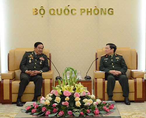 Le ministre de la Défense reçoit des anciens combattants cambodgiens et laotiens ảnh 1 Le ministre de la Défense reçoit des anciens combattants cambodgiens et laotiens ảnh 1