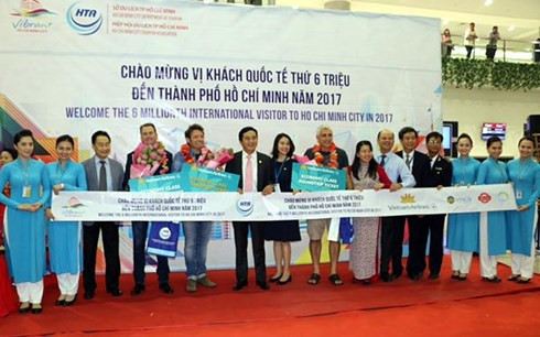 Ho Chi Minh-Ville accueille son 6 millionième touriste étranger ảnh 1 Ho Chi Minh-Ville accueille son 6 millionième touriste étranger ảnh 1