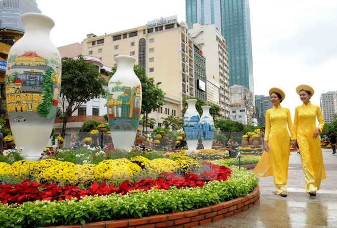 Hô Chi Minh-Ville : la rue des fleurs Nguyen Hue célèbre le Nouvel An lunaire ảnh 1
