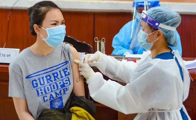 Le PM demande de renouveler des mesures anti-COVID-19 en fonction du nouveau contexte ảnh 2 Le PM demande de renouveler des mesures anti-COVID-19 en fonction du nouveau contexte ảnh 2