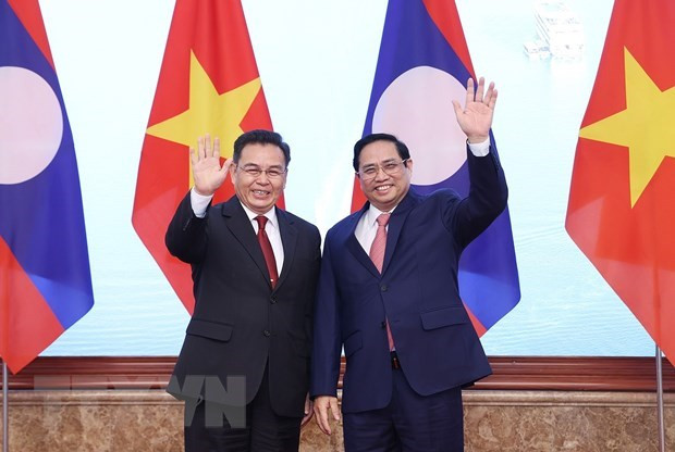 Entrevue entre le PM Pham Minh Chinh et le président de l'AN lao Saysomphone Phomvihane ảnh 1 Entrevue entre le PM Pham Minh Chinh et le président de l'AN lao Saysomphone Phomvihane ảnh 1