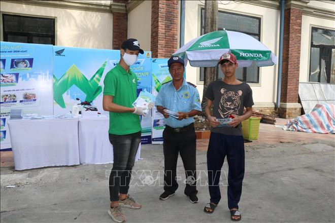Des travailleurs de Can Tho participe aux efforts de prévention de COVID-19 ảnh 1 Des travailleurs de Can Tho participe aux efforts de prévention de COVID-19 ảnh 1