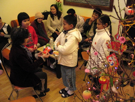 Des étrennes du Têt : comment et combien ? ảnh 2 Des étrennes du Têt : comment et combien ? ảnh 2