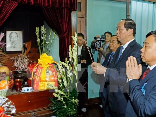 Tran Dai Quang rend hommage au Président Ho Chi Minh ảnh 1