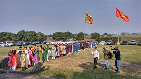 Le «Têt Viêt» 2017 honorant l'áo dài et la dinh ảnh 2